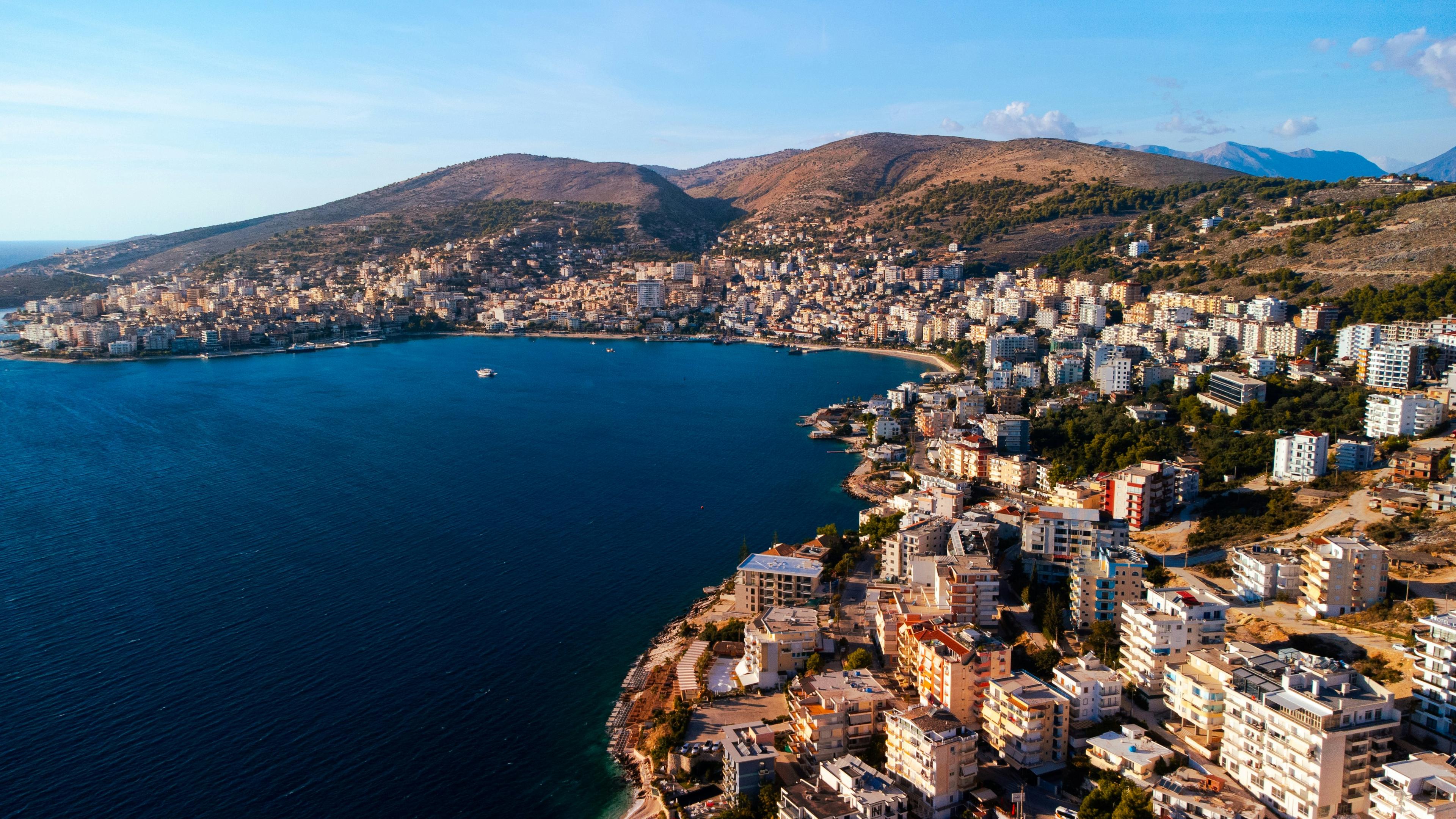 Car Rental in Sarandë image 3